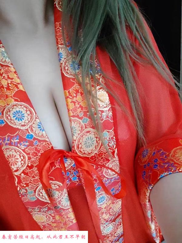 年轻大胸兼职妹 第2张