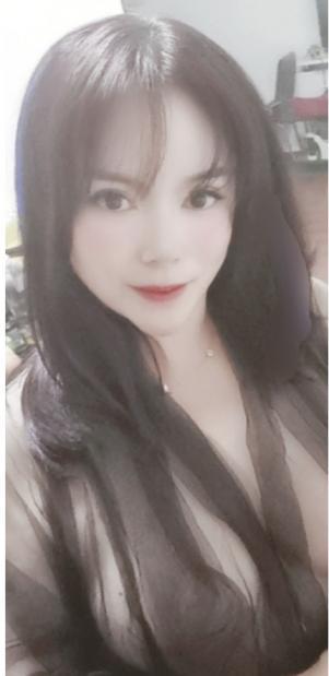 吕厝地铁站少妇 第1张