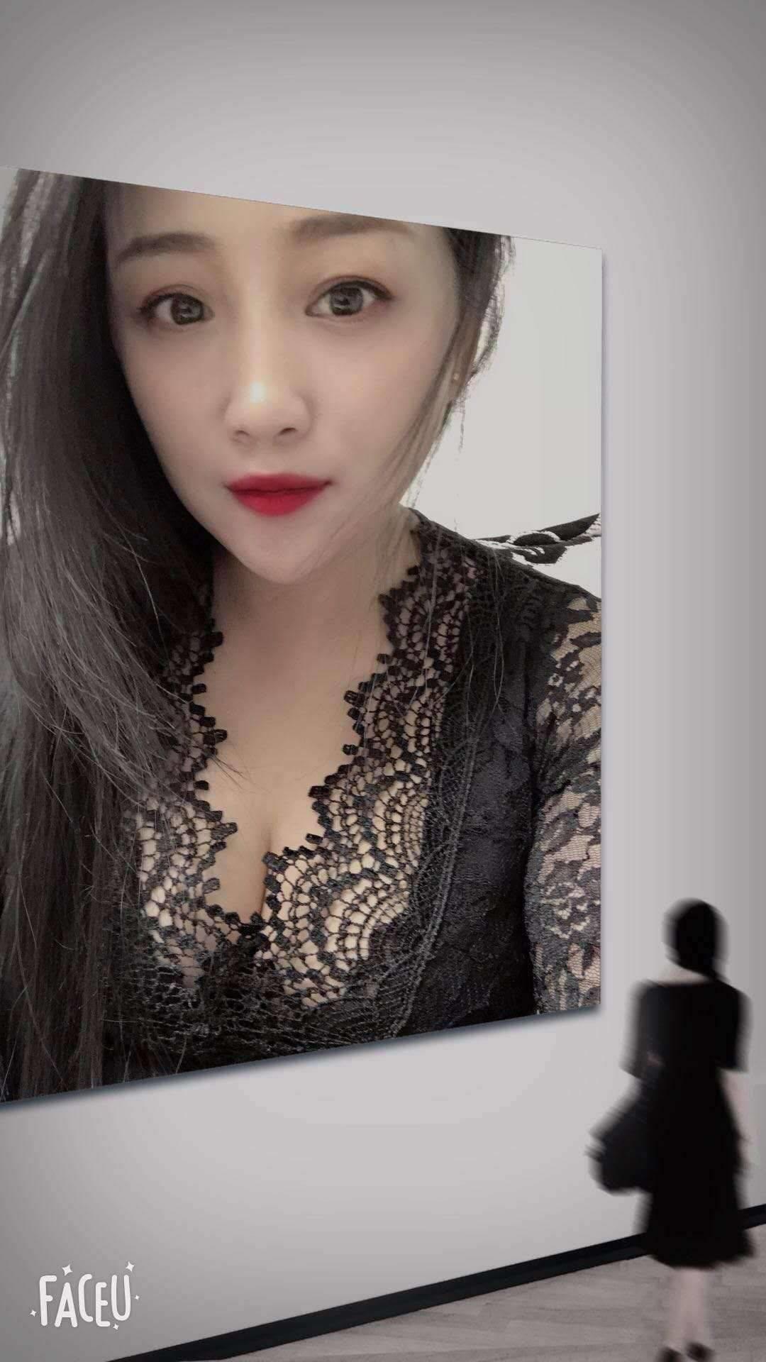 西站豪布斯卡可以双飞的妹子 第2张