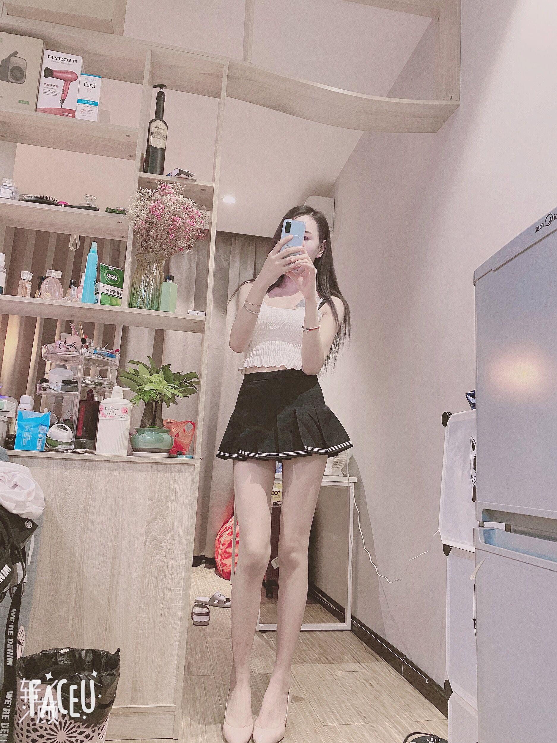 向西村性感大长腿微微 第5张