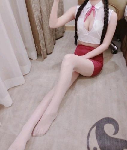 兼职小姑娘逼逼粉嫩多水，超甜超棒，还喜欢舔蛋 第2张