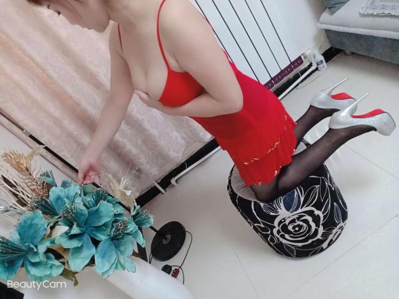 龙首大胸熟女 第2张