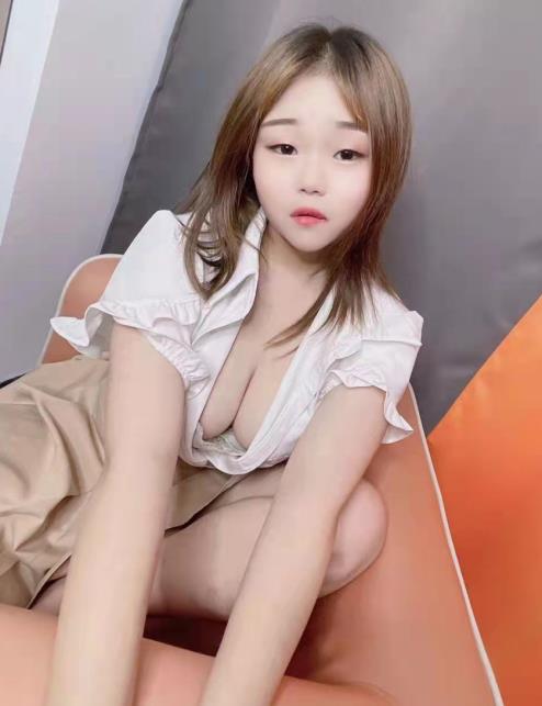 白云区年轻小妹 第1张