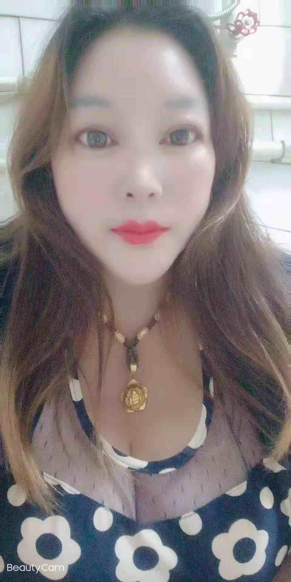 火车站泄火熟女 第1张