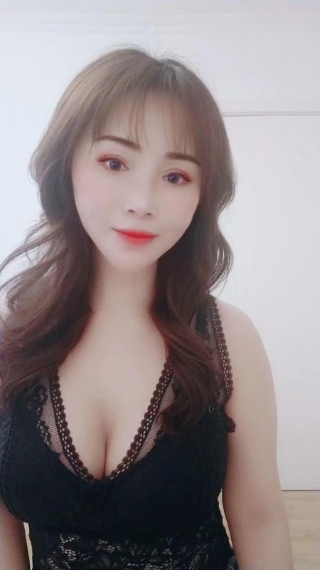 宋家庄大奶美女 第1张