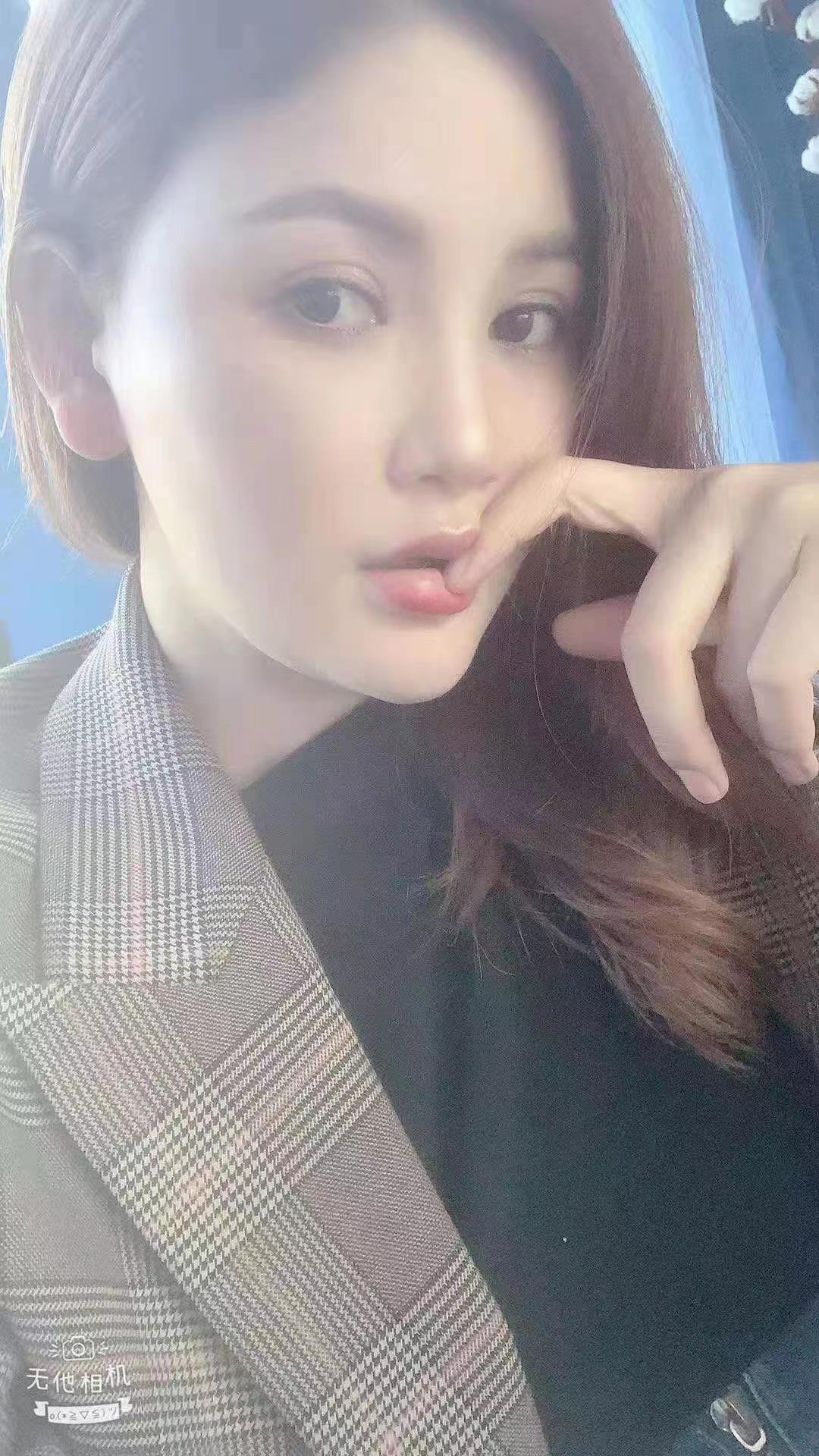双井长腿少妇 第1张