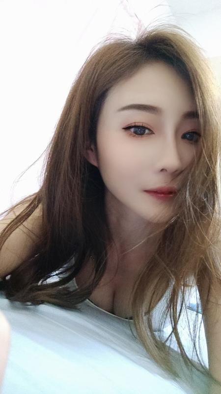 美女甜甜 第2张