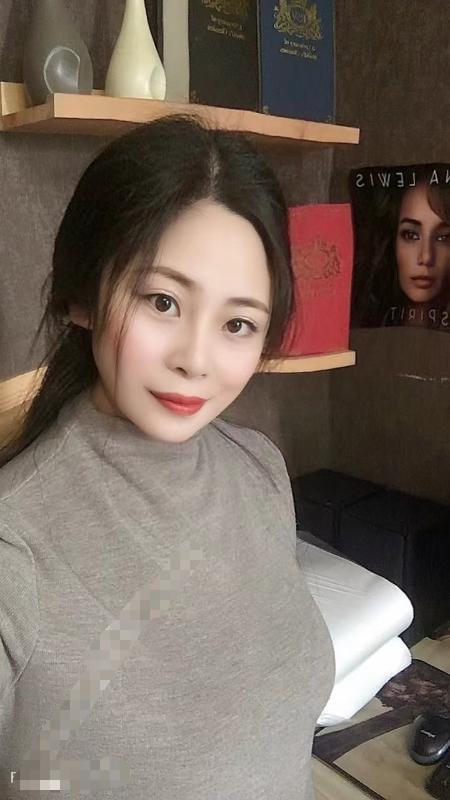 少妇很有良家的感觉 第3张