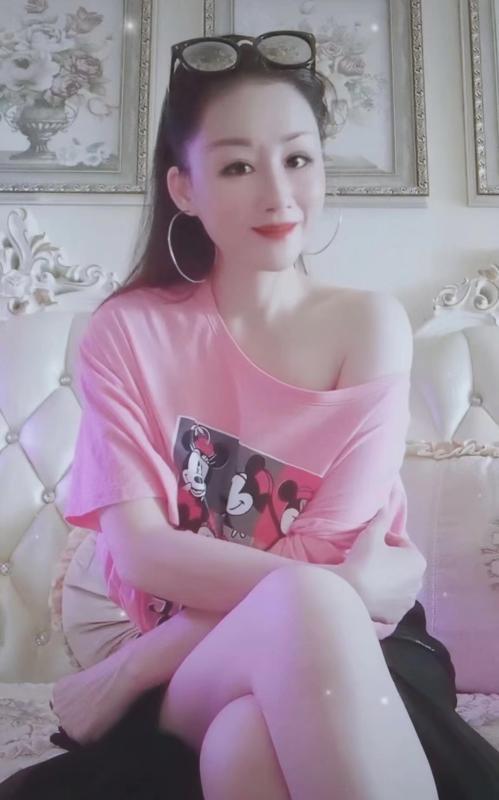 虹口三通大胸女 第1张