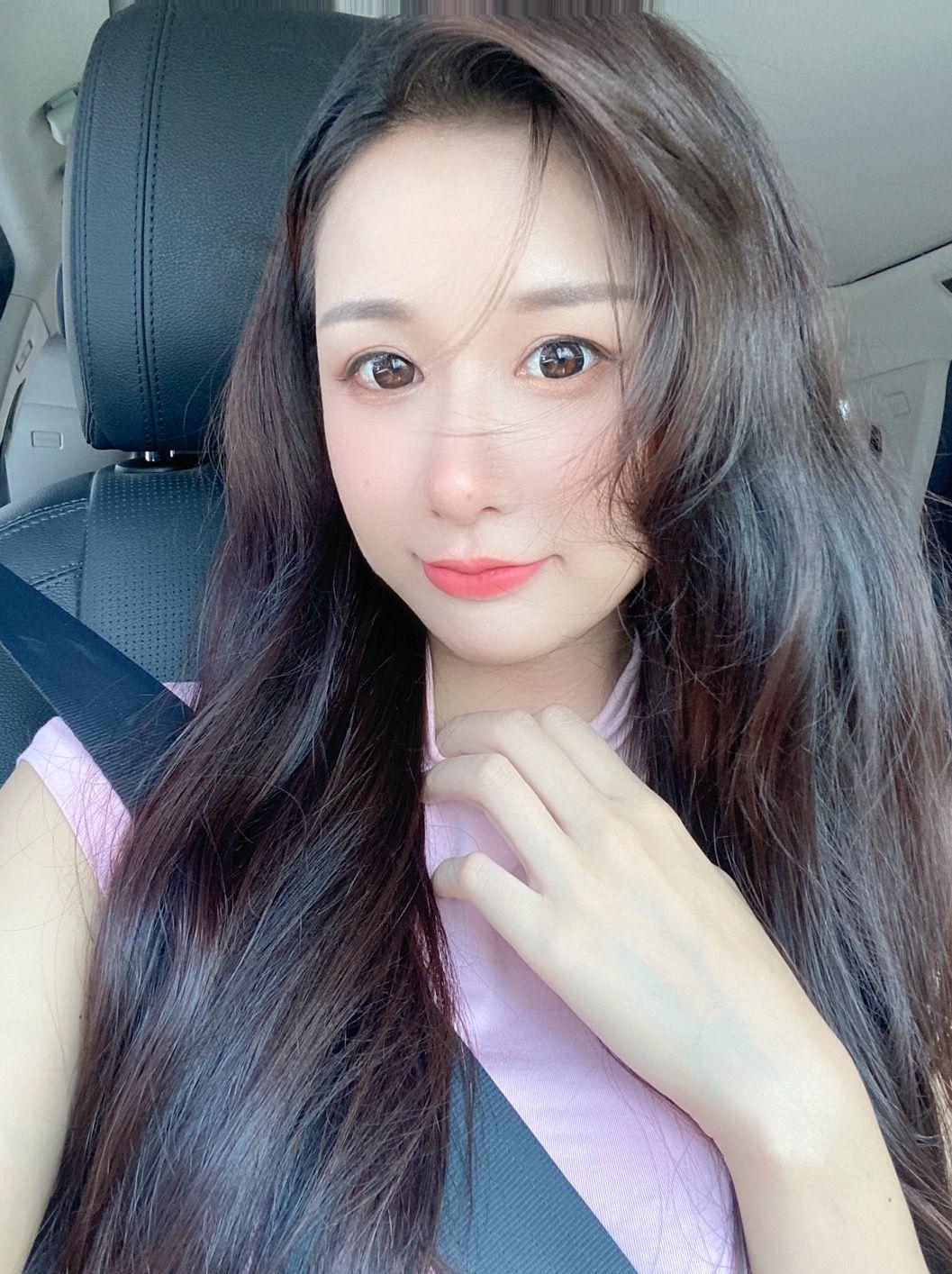 玄武区找的兼职小妹妹胸部弹性很好很嫩 第2张