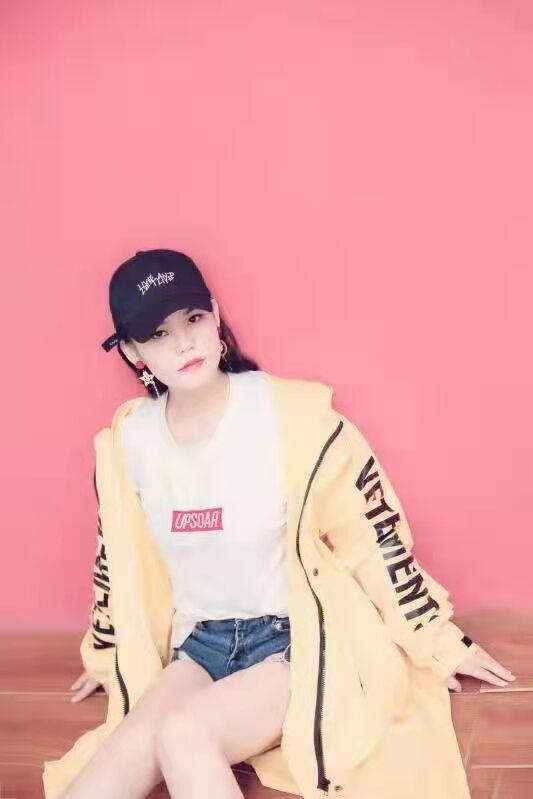 欧美风小姐姐心心 第3张