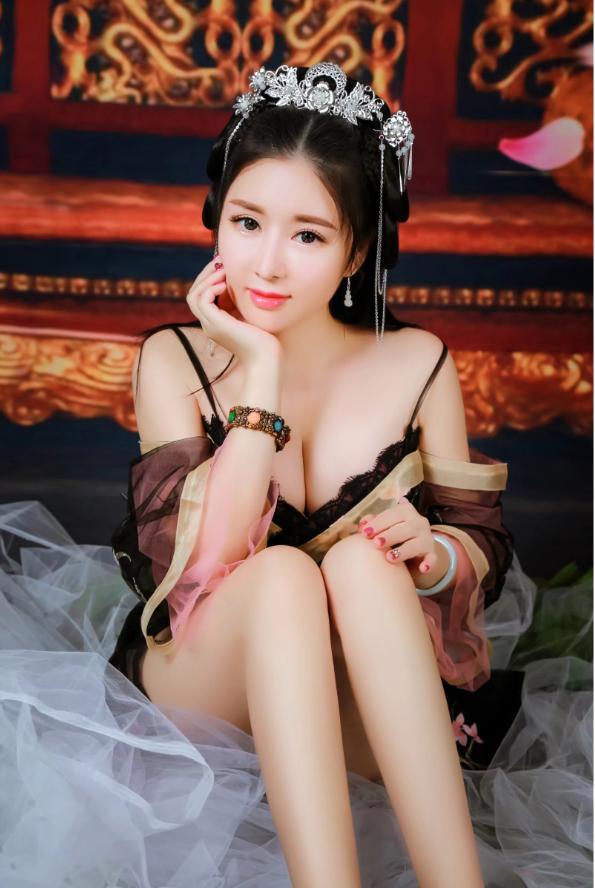 扫雷归来,固戍舞者小白,丰乳肥臀,值得体验 第1张